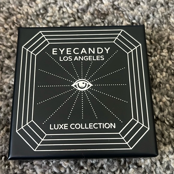 Los Angeles skull SKELETON head black crystal EARRINGS NIB - Picture 2 of 2